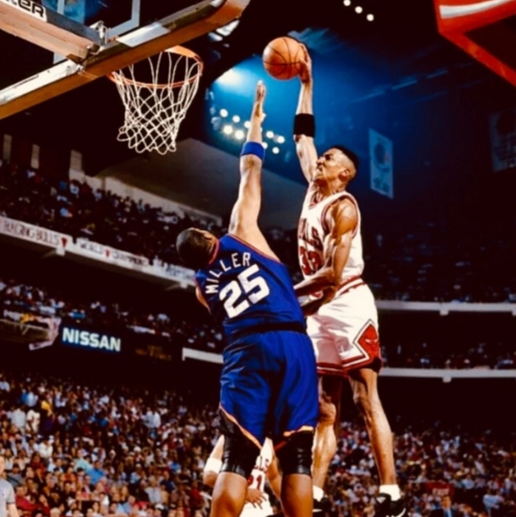 BRAND NEW!💯 SCOTTIE PIPPEN SLAM DUNK💥ON OLIVER MILLER 8.5x11 GLOSSY POSTER!👀 - Picture 4 of 4